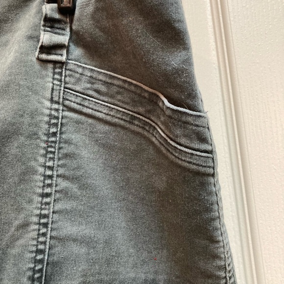 Powder Room, thin wale corduroy skirt. Deep Sage Green MultiPocket MIDI Size 13 - Picture 8 of 8